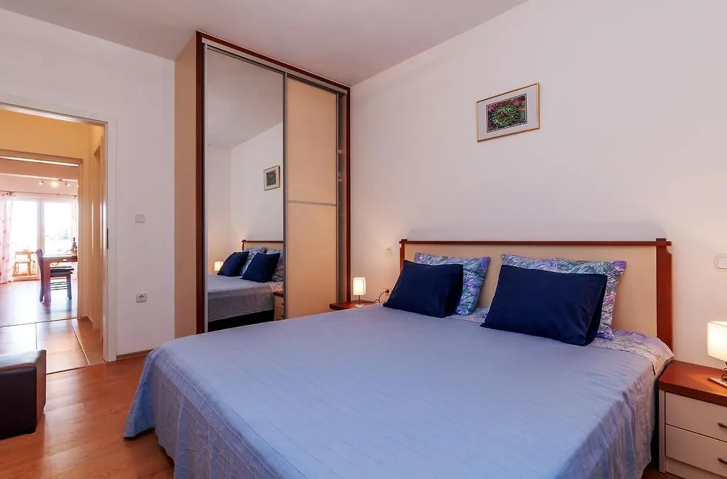 Apartments Jadranka Privlaka