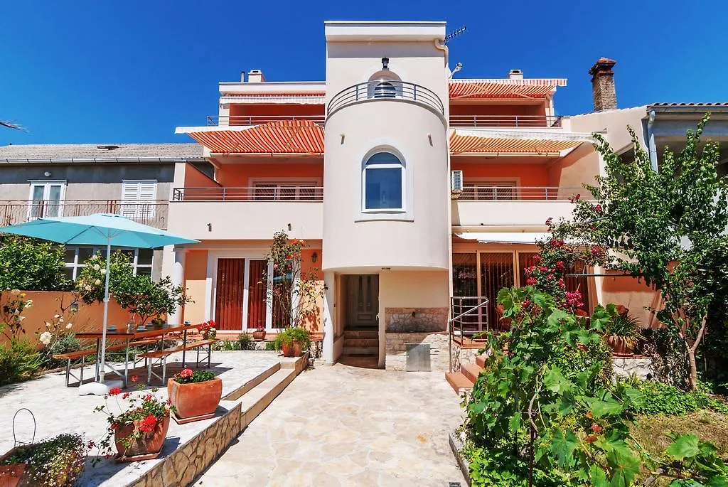 Apartments Jadranka Privlaka