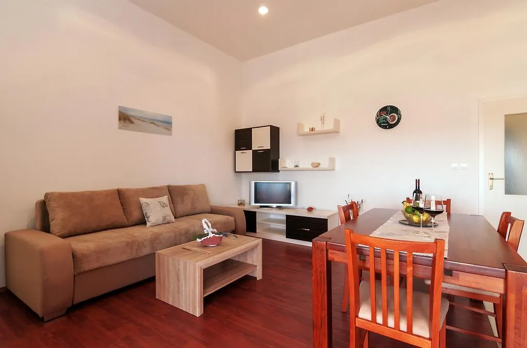 Apartments Jadranka Privlaka  Privlaka (Zadar)