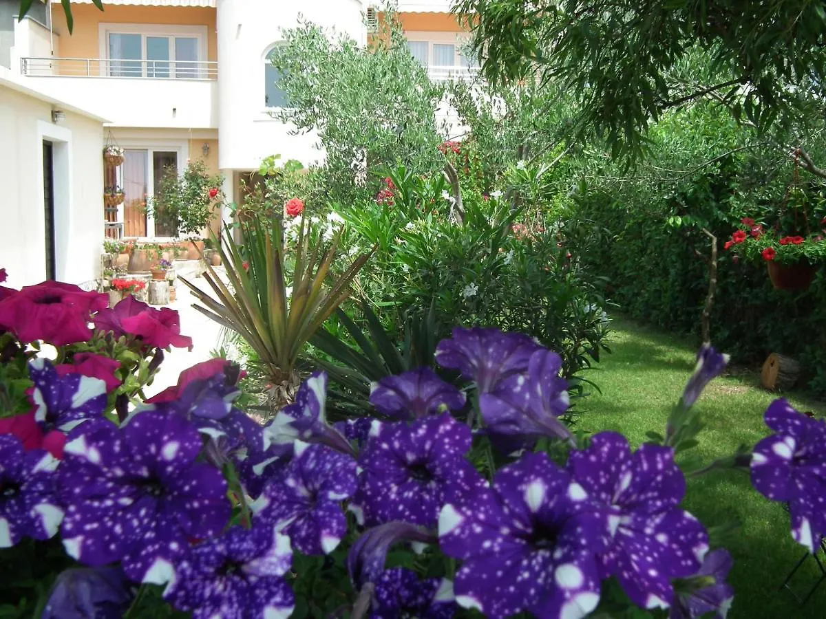 Apartments Jadranka Privlaka