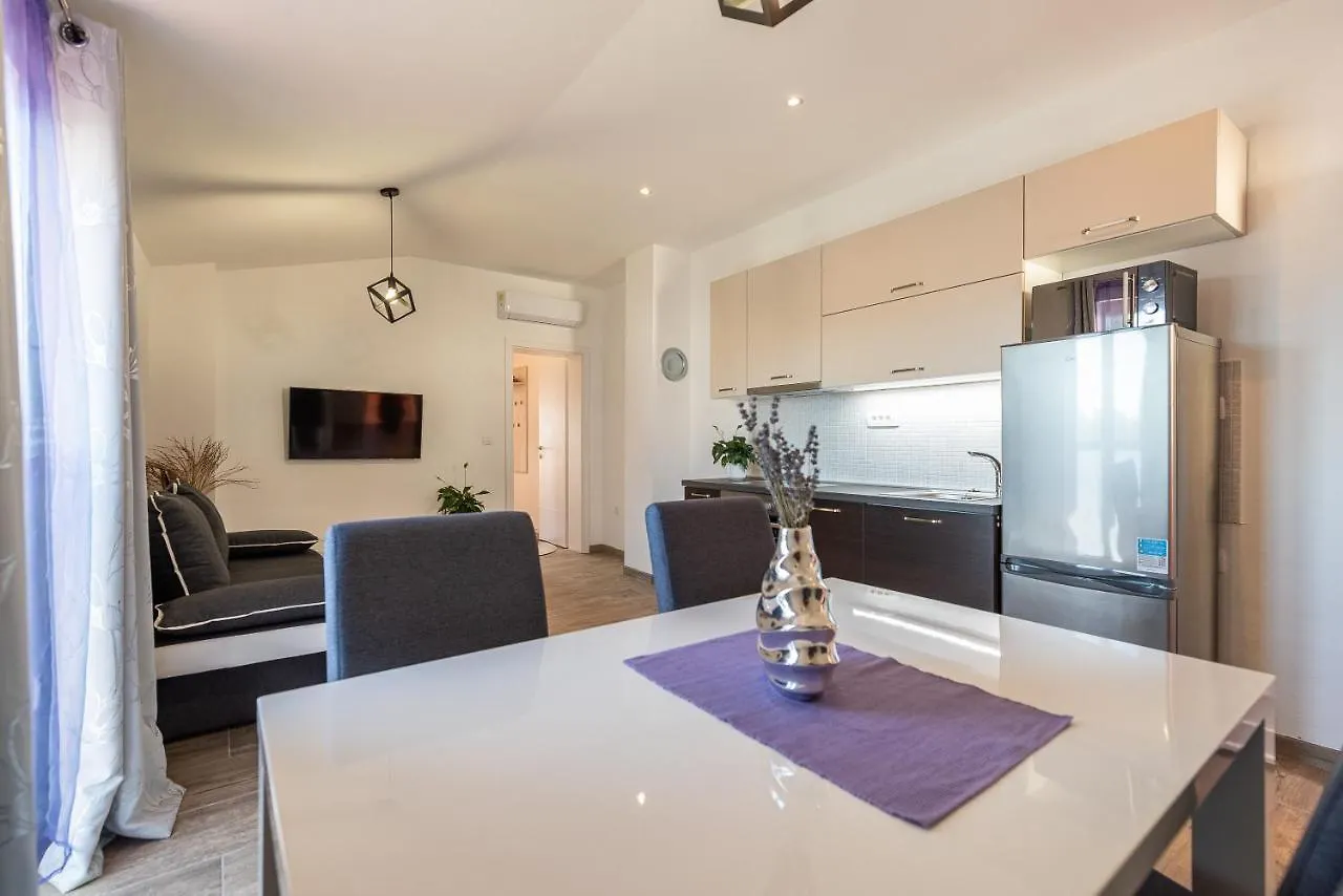Apartments Jadranka Privlaka